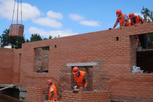 На Дону инвесторам предоставят льготы и субсидии для достройки проблемных домов - фото 1