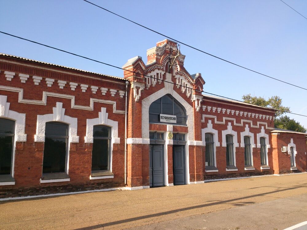 Задержанные из-за падения БПЛА на Дону пассажирские поезда идут по графику - фото 1