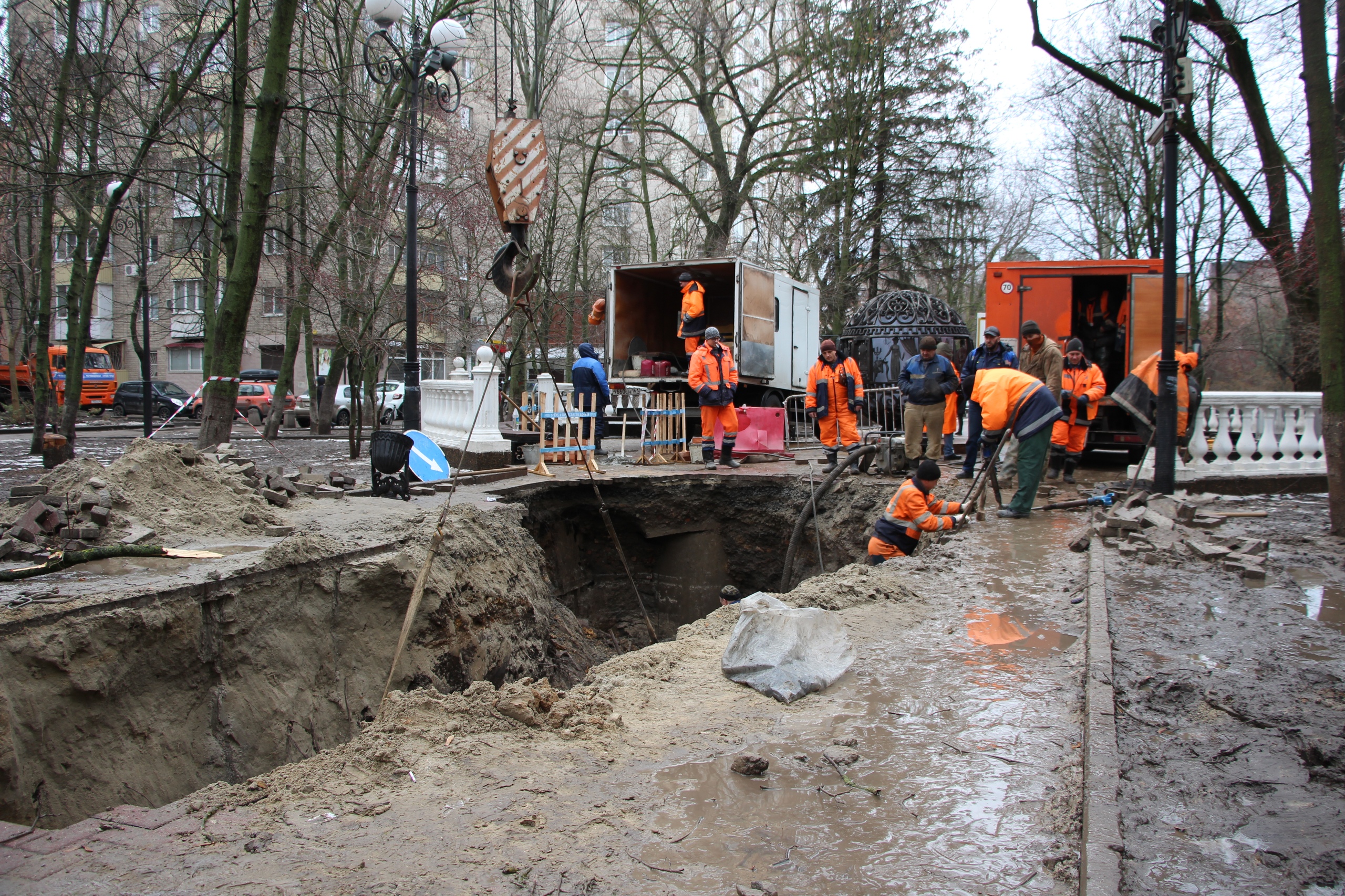 Ростов водоканал отключения. Водоканал Ростов-на-Дону. Здание Водоканал Ростов. Логвиненко Ростовводоканал. Аварийная Водоканал.