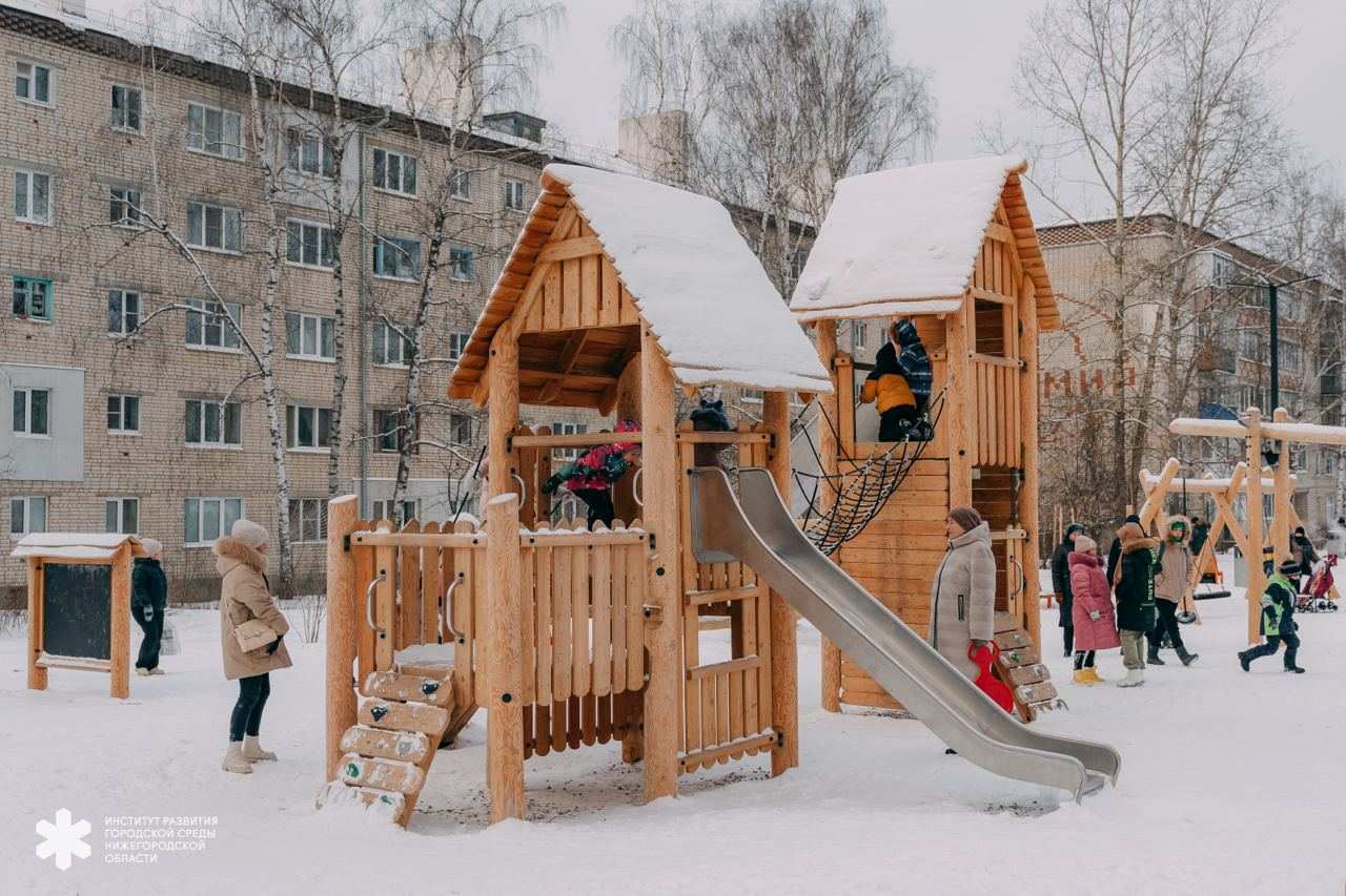 Новый детский городок открылся на улице Мира в Арзамасе - фото 1