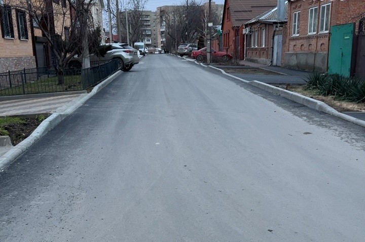 Еще одну грунтовую дорогу заасфальтировали в Ростове-на-Дону - фото 1
