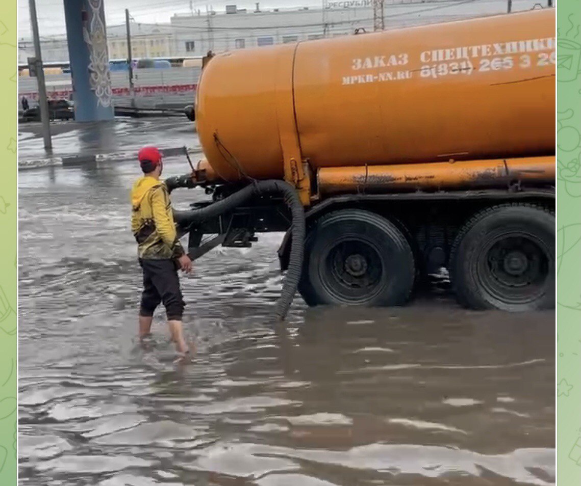 Нижегородские коммунальщики перешли на усиленный режим работы из-за ливня - фото 1